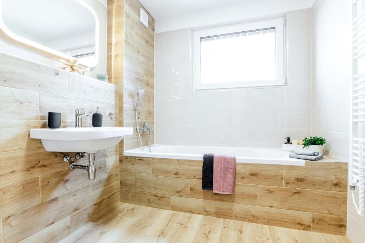 Apartmany Karlovy Dvory Horni Plana Exterior photo