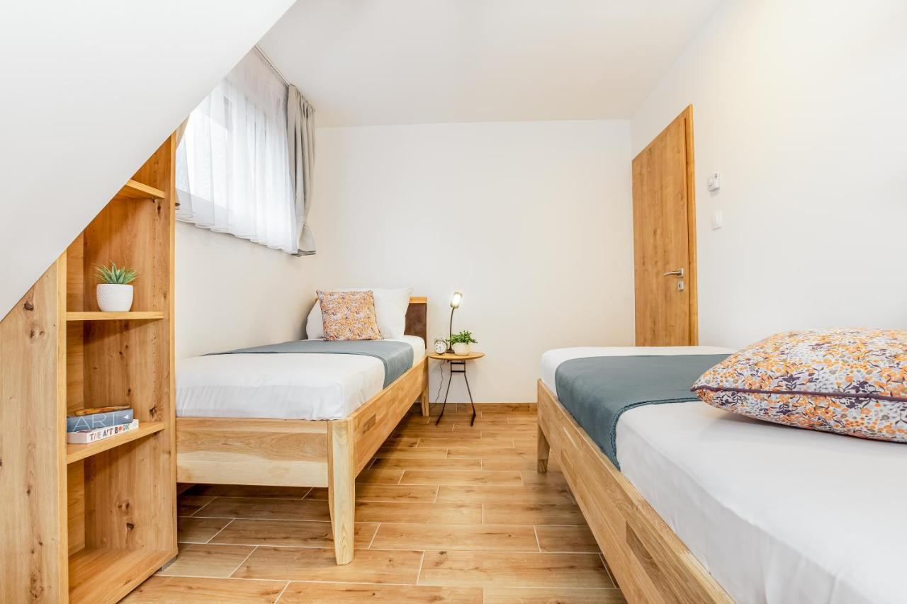 Apartmany Karlovy Dvory Horni Plana Exterior photo
